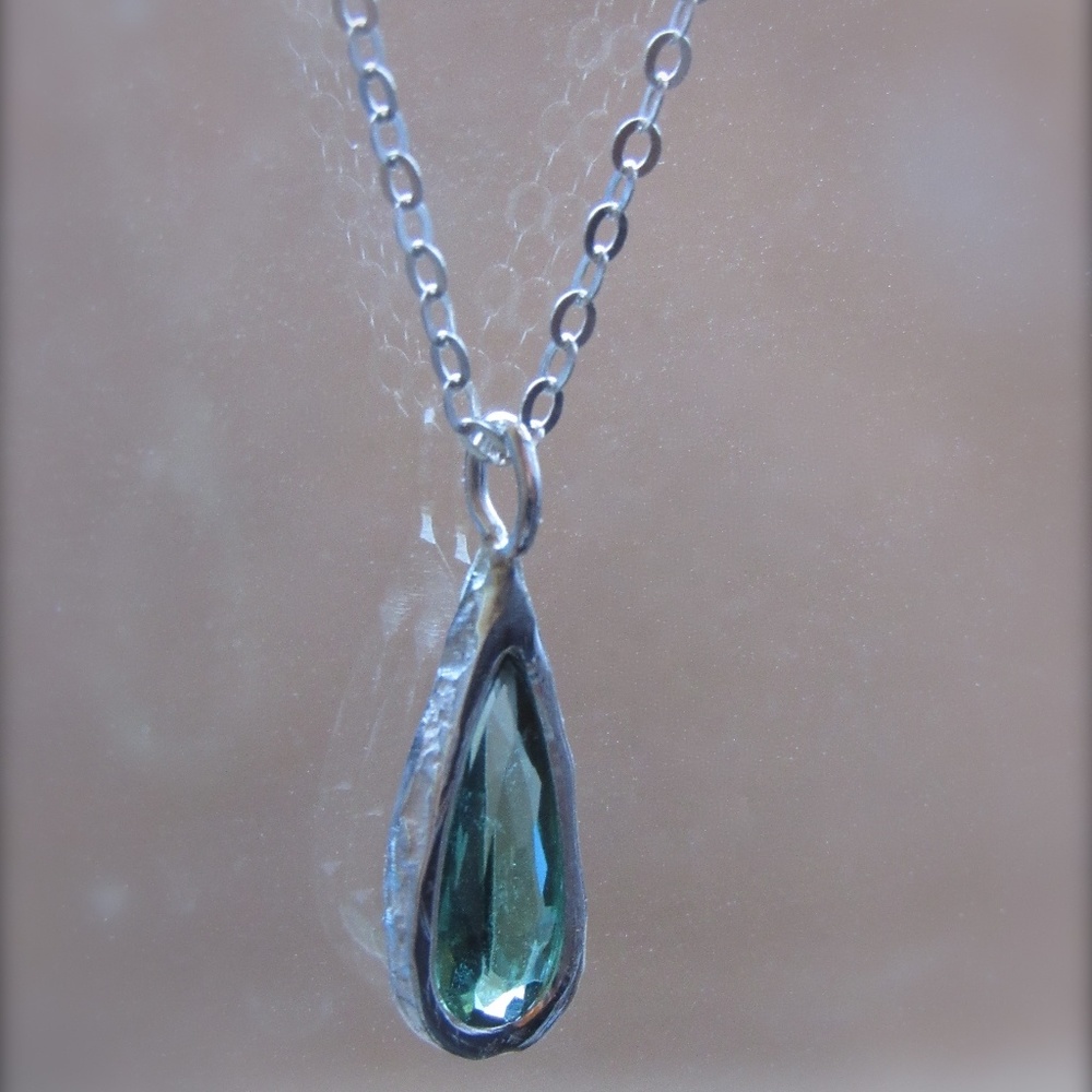 Sterling silver necklace with Tourmalin.